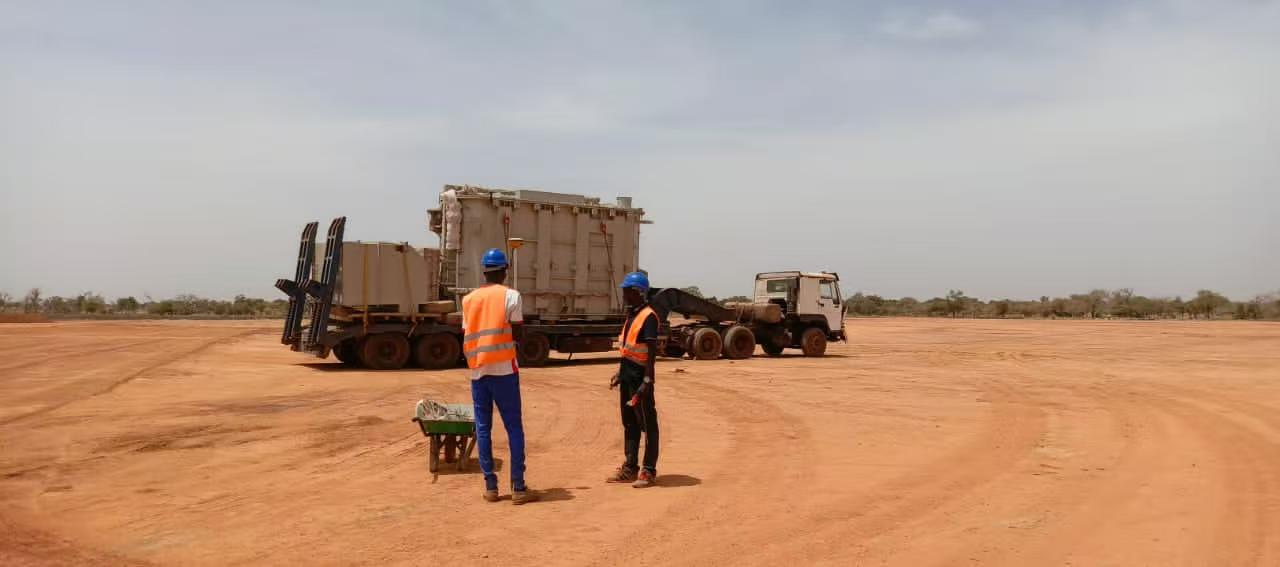 Vollständiger Transport des Stromnetzprojekts in Burkina Faso von Tema durch SPEED INT'L
